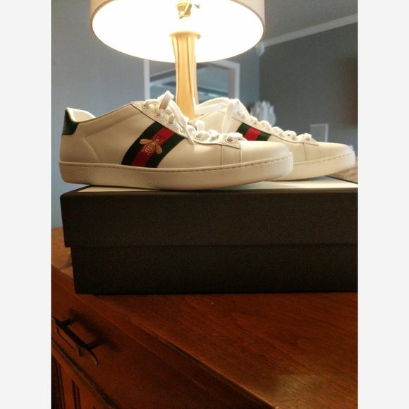 Gucci Shoes - Gucci Bee Embroidery Sneakers